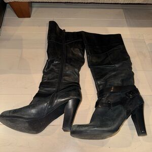 Guess women’s boots black
